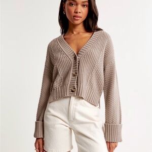 The A&F Cameron Seed Stitch Cardigan SIZE L NWT